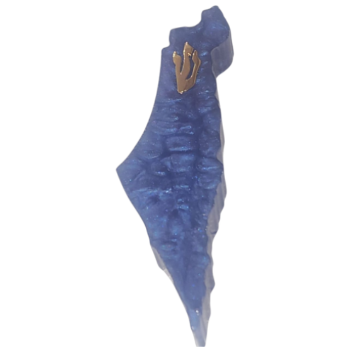 בית מזוזה בעיצוב מפת ארץ ישראל בצבע כחול פנינתי עם האות ש׳ מוזהבת בחלק העליון